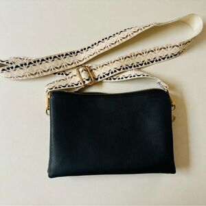 Jen & CO Izzy Crossbody Vegan Leather Black purse